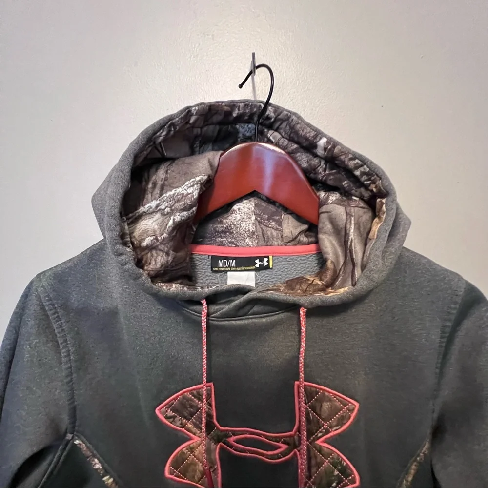 Kids Under Armour gray performance Hoodie with Pink Camo Logo youth size M hunt